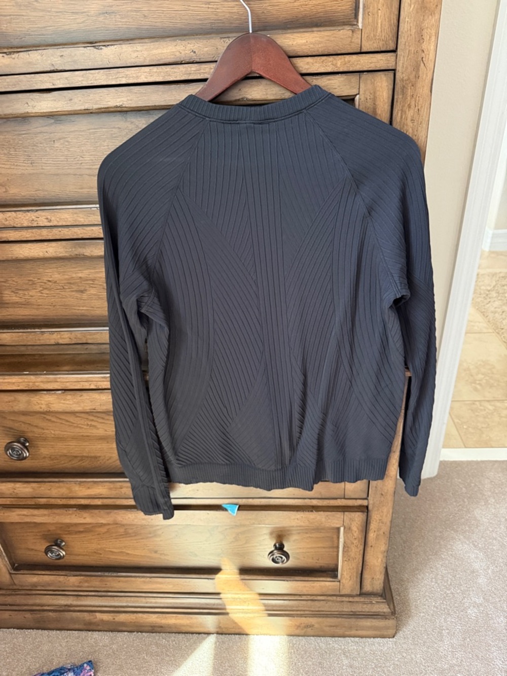 Lululemon rest less pullover - Picture 3 of 4